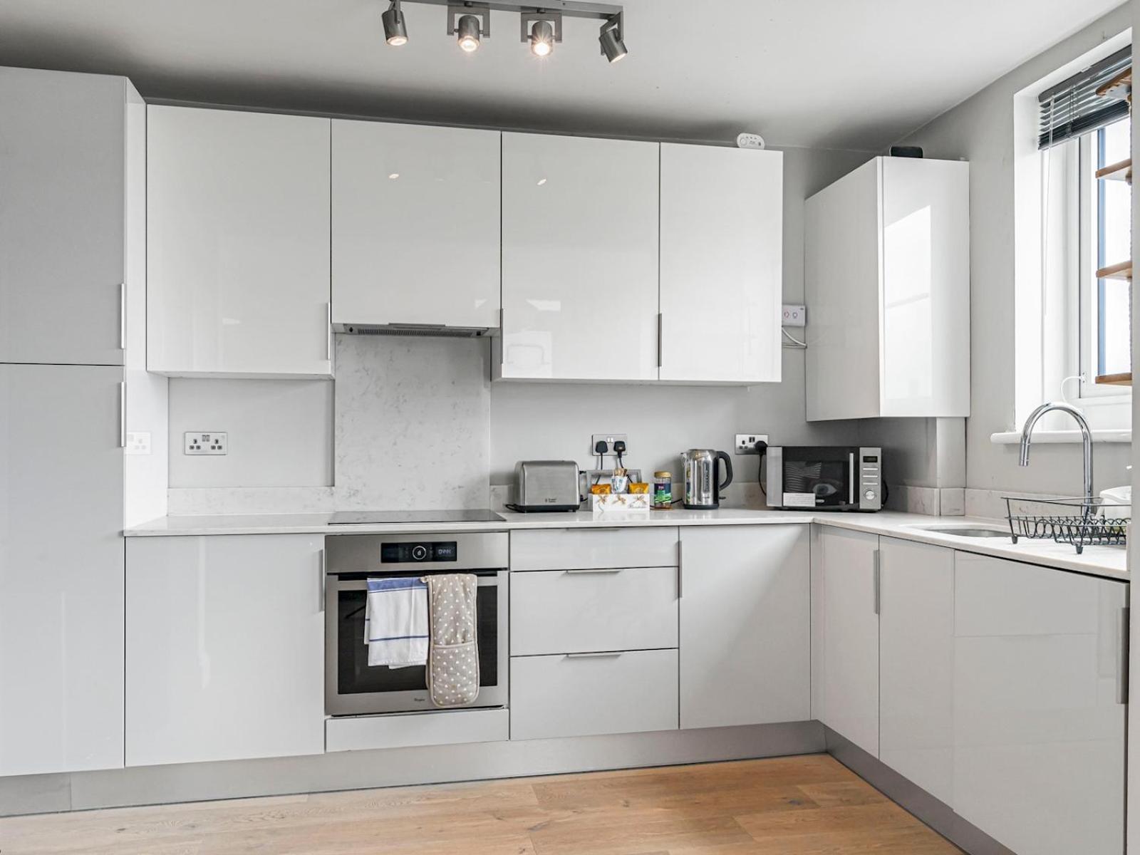 Pass The Keys Modern In Goldhawk West *